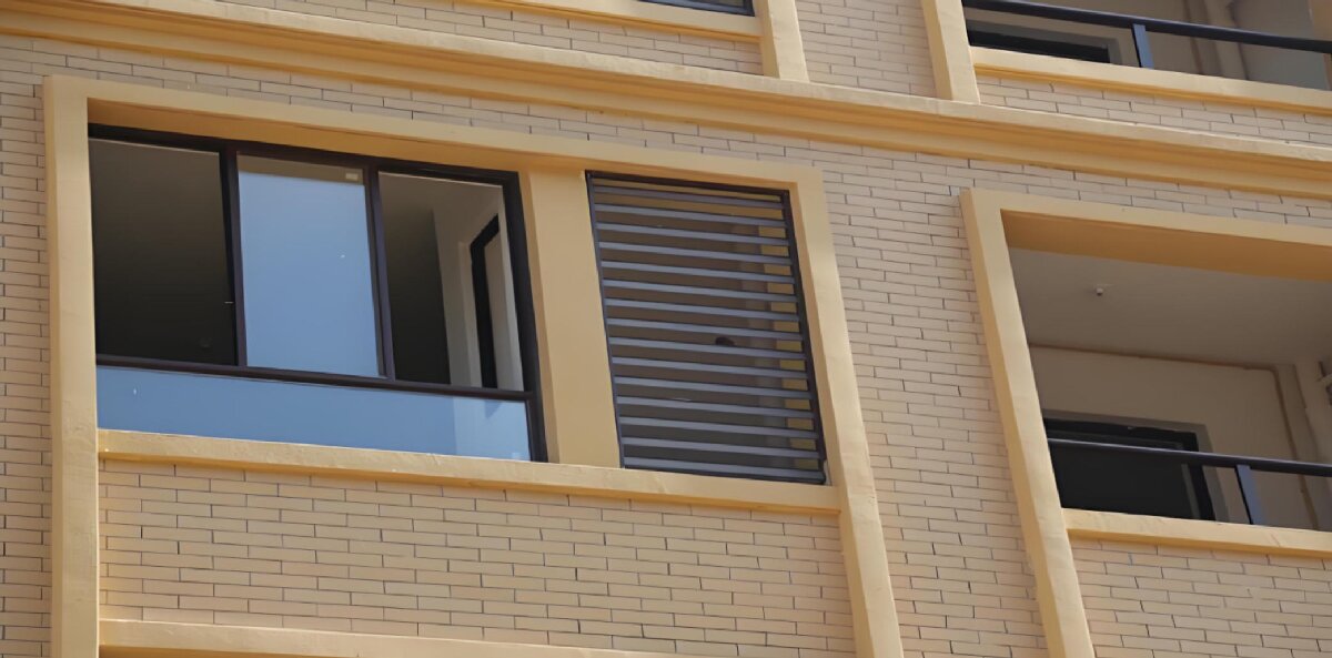 房屋外墻門窗滲水、開裂修繕！(圖1)